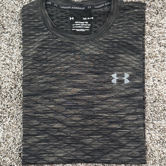 Under Armour Charcoal and Black Textured Tee - Picture 3 of 3